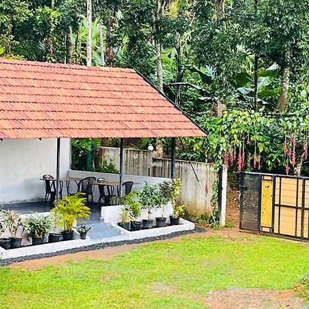 Partho Home Stay Padinjarathara Zewnętrze zdjęcie