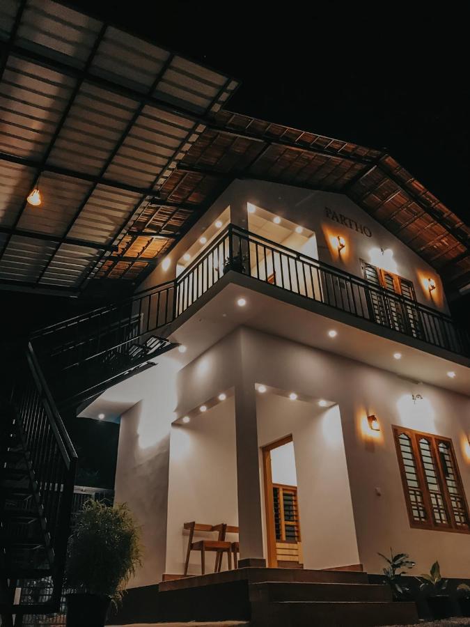 Partho Home Stay Padinjarathara Zewnętrze zdjęcie