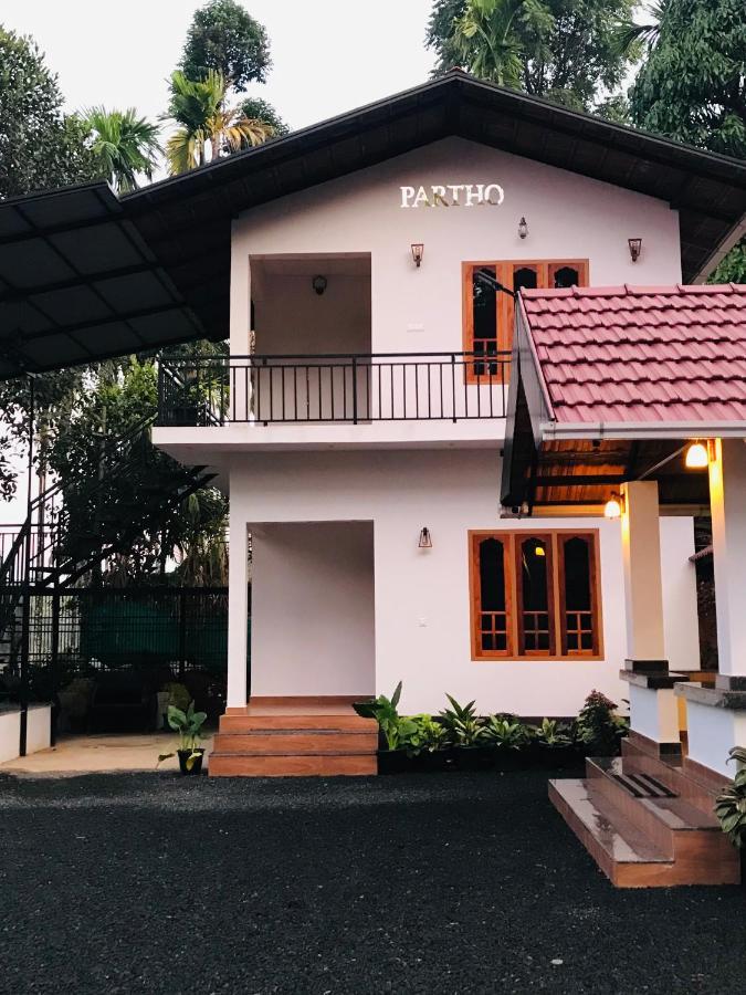 Partho Home Stay Padinjarathara Zewnętrze zdjęcie